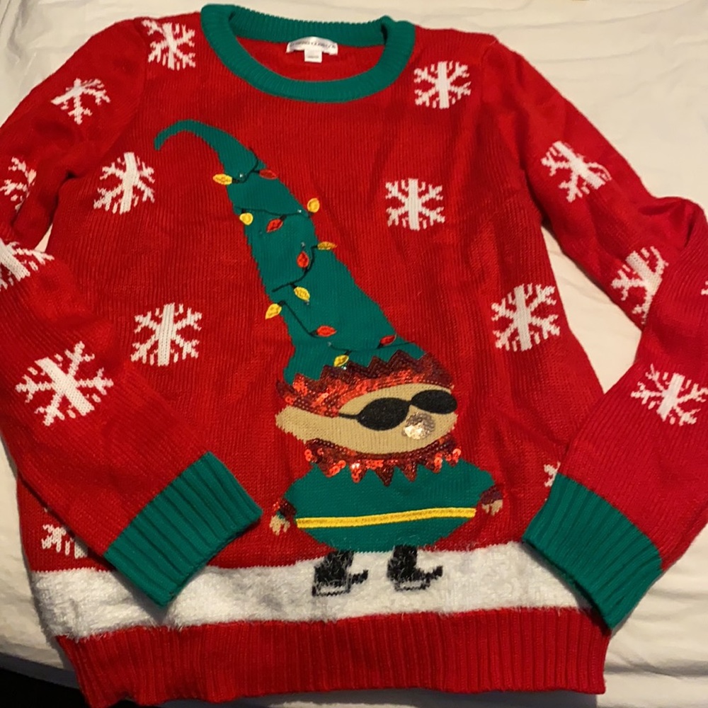 Women’s Elf Light Up (Sweater) wear only once last Christmas & still batterylife